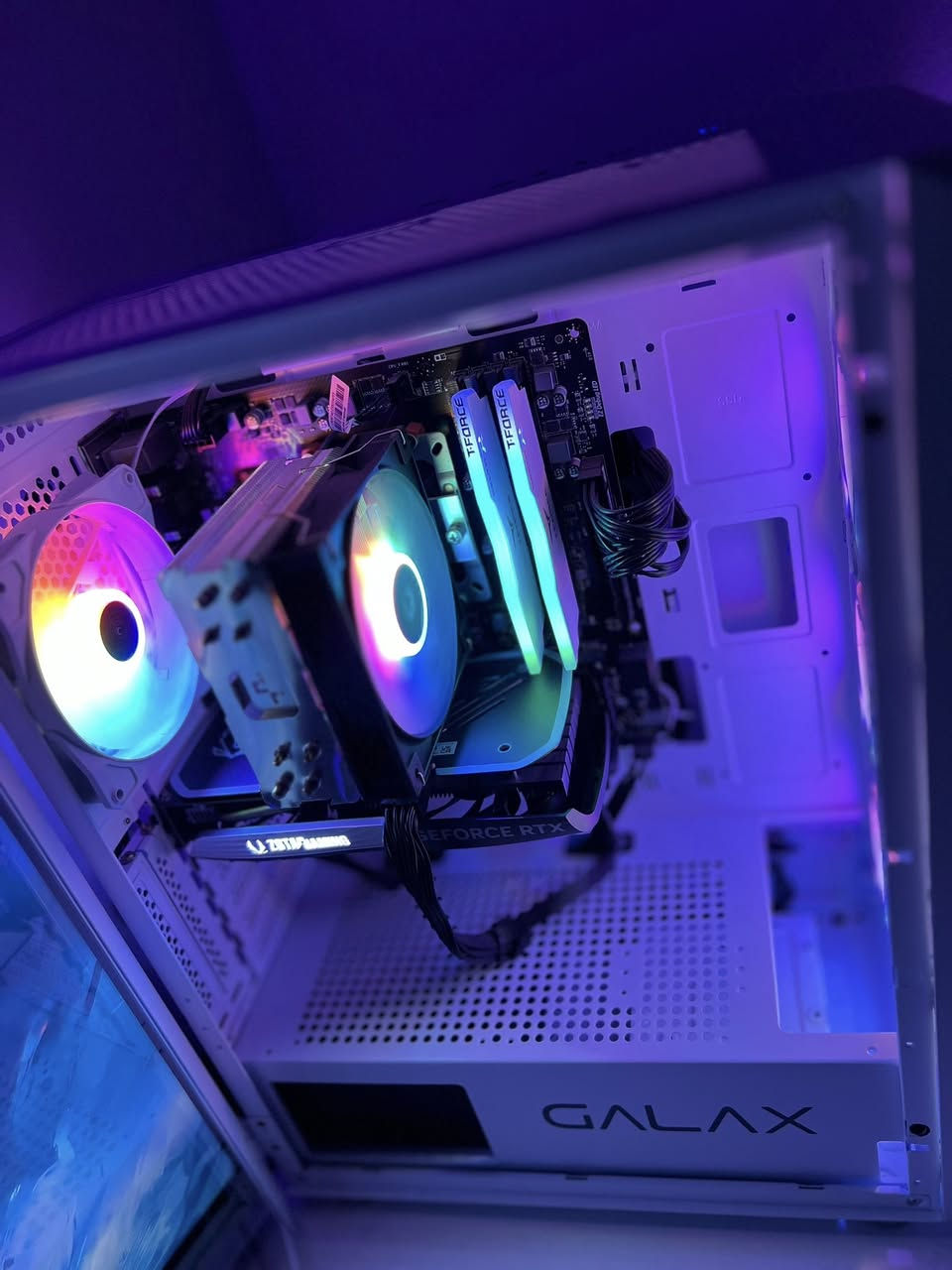 للبيع - أداء واستقرار، والجهاز نظيف جدًا

‏CPU R5 5600X
‏RAM 32GB 3600HZ CL 18 RGB T-FORCE
‏M.B MSI PRO B550-P GEN3
‏GPU RTX 4060 ZOTAC 8G 
‏M.2 1T NVME PNY
‏PWS 600W MSI
‏COOLER AG400 RGB
‏CASE galax 4fan RGB

ups kstar 1kva online نضيف ومرتب واستخدام البطاريات كلش قليل لا عندي طاقة شمسية 
-
ups / اوفلاين Farber 1500 بي عطل مااعرف بشنو 
 Gaming Mouse / Redragon M808 Storm RGB
Keyboard / Tiger XG-1 Gaming

الحالة: نظيفة شبه جديد
البيع بسبب: عدم التفرغ والتجميعة بحالة ممتازة
الموقع: (كركوك)


**إذا كنت صاحب هذا الإعلان وتريد حذفه لأي سبب، رجاءا أرسل رسالة إلى الدعم الفني**