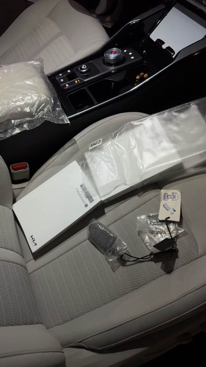 السلام عليكم اخوان كيه سورنتو 2024 خليجي فول 1/1اعله فئه مكفوله كفاله عامه ورقم بغداد باسمي استلام شركه محرك 6 سلندر بانوراما داتا شو بصمه تشغيل عن بعد 7 راكب 3 قطع تبريد ويل 20 الجبير اناره داخليه كير موس 5 انضمه قياده صندكوك كهرباء وهواي موصفان بعد العنوان بغداد المنصور للستفسار *********** السعر 318 وبيه مجال بصيط بغداد, العراق
