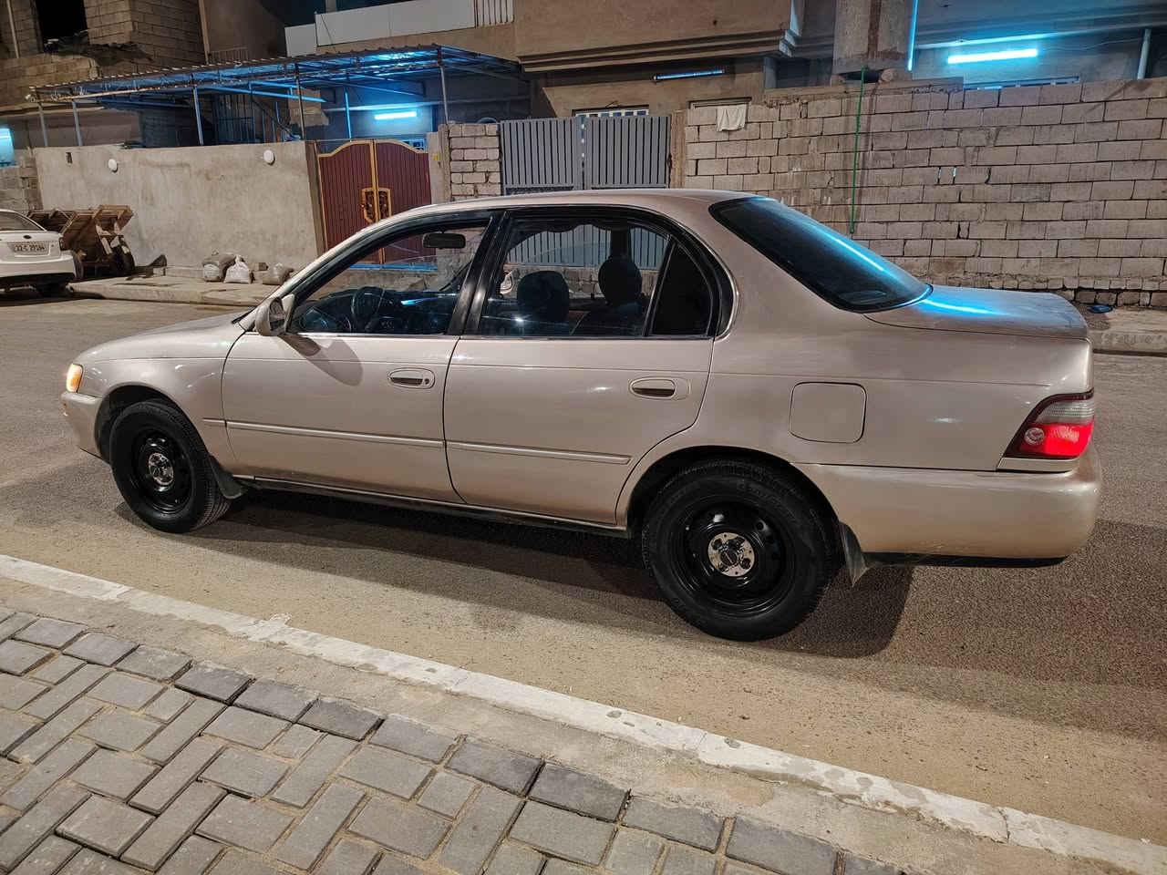 صبغ جمالية بدون حادث
موديل ٩٣ مكينة كير شرط
كير توماتيك جامات كهرب
مري كهرب
طخم السيارة جديد
رقم نينوى مسطره الجديد
السعر ٥١ وبي مجال
*********** @
