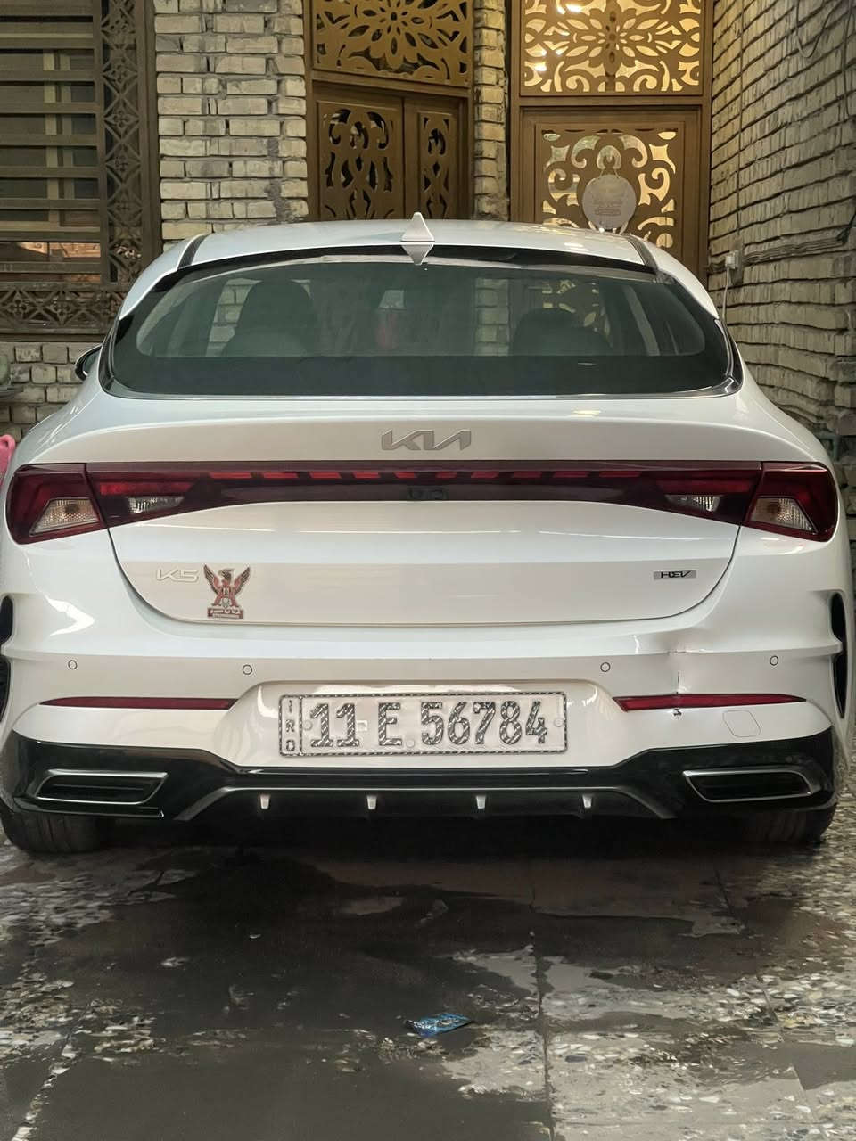🚘 كيا K5 HEV موديل 2023 للبيع 🚘
🔹 اللون: أبيض لؤلؤي
🔹 محرك هايبرد اقتصادي
🔹 ناقل حركة أوتوماتيك
🔹 شاشة وكاميرا خلفية
🔹 حساسات ركن
🔹 تشغيل بصمة
🔹 مصابيح LED
🔹 سيارة نظيفة جداً واستعمال شخصي

📝 الملاحظات:
✅ يوجد شخط سابق في الباب الأيمن وتم تصليحه على البارد بشكل احترافي.
✅ توجد طخة بسيطة فقط أسفل غطاء الجنطة الخلفية كما موضحة بالصور.

✅ السيارة بحالة جيدة وجاهزة للفحص.

📍 الموقع: بغداد السيدية تقاطع درويش بعد سيطرة التراث 

السعر : 180$ 

📞 للاستفسار:

***********￼
***********

#كيا_K5 #K5_2023 #هايبرد #سيارات_للبيع
