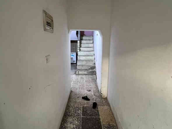 🕋بسم الله الرحمٰن الرحيم 🕋

👋السلام عليكم ورحمة الله وبركاته👋

🏪يعلن مكتب انمار للعقار 

🌐الموقع الانبار/قضاء الفلوجه 

🗾 بيت للبيع 

🌐الموقع الانبار/قضاء الفلوجه 

حي الرساله  قرب جامع علي ابن ابي طالب 

شارع 10م تبليط 

بناء 🚧 طابوق 

📐المساحة 200م 

📄طابو صرف 📄

⚠️ يتكون من طابقين 
♦️استقبال وحديقه 
♦️مطبخ 
♦️صاله 
♦️غرف عدد 3
♦️صحيات 2
♦️ منور 

💲 السعر 125قابل  للتفاوض
علما البيت مستأجر ب 350 الف دينار عراقي 
 
اذا عندك عقار وتريد تبيعه بسرع وقت راسل صفحتنه او راسل الارقام 🧑‍💻

⁉️للاستفسار اكثر مراسله صفحتنا او زياره المكتب انمار للعقار الواقع على شارع 60 شارع السكلات مجاور اسواق الرحمه متوسط مابين تقاطع جامع التقوى وتقاطع العداله او الاتصال على الارقام التاليه

☎️***********☎️كورك 
☎️***********☎️ واتساب  

⁉️اذا كنت تملك عقار وترغب في نشره مراسله صفحتنا او زياره المكتب انمار للعقار او ارسال المعلومات على الواتساب ☎️👆

⁉️الاسعار المعلنه في مكتبنا تحدد من قبل البائع وليس المكتب ونجمع البائع والمشتري وجها لوجه لاتمام عمليه البيع

⁉️متابعه ولايك للصفحه ليصلكم كل ماهو جديد فضلاً وليس أمراً

♥️طابت أوقاتكم بكل خير ♥️
