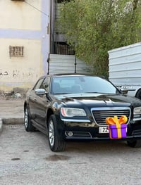 كرايسلر سي 300 موديل 2012 للبيع او مراوس حسب القناعة حادثها طخه جاملغ ...