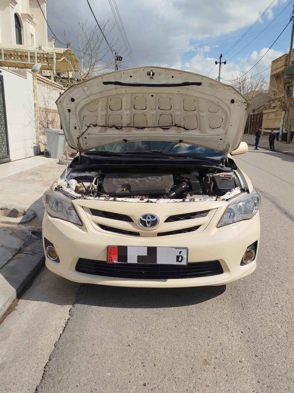 سلام علیکم بیکشاۆ2013
تەکسی بیکاشۆ 2013 بیلاد سپی یەک چاملغی پێشی هەیە جێ جێ مەعجونی هەیە   تەزرە کووتەکی خەفیفی هەیە
بیلاد گێڕ تۆماتیکە مەکینە گەوەرە (بەتانە) 
شاشە کامیرە و حەساسی پشتەوە و ناو فۆڕمیکە
سایەرکە تابڵێی خاوێنە هیچ مەسرەفێکی تێدانیە 4تایەی نوێی لەسەرە فەحس و هەززەی نوێیە سەنەوی تا 2028
نوێیە سەنەوی لۆگۆش بەناوی خاوەنی تی گێڕ و مەکینەو تەقەو ڕەقە هەمووی بەشەرت
سیستەمی غازی ئیتاڵی لەسەرە
ژمارەی مۆبایلی خاوەنی
***********
