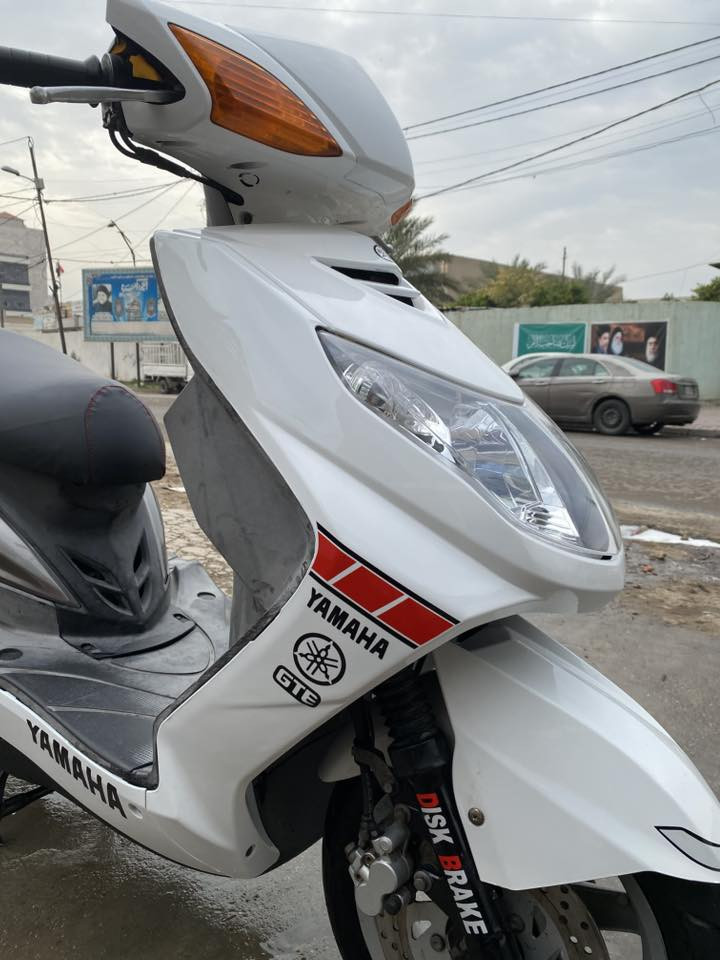 دراجهً سكنز فحل ياباني
دراجهً بل كارتون 
تايرات جدد 
دبلات جدد 
كهربائيات شغاله 
نكرهًً بكل وكتً
لا دخان ولا طركعه 
ولا طسهًً ولا خرخشه 
نصبه. كارتون 
رقم ***********
عنواني شعله
