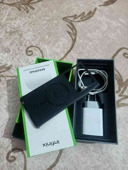 سلام عليكم جهاز Infinix NOTE 40 Pro لبيع جهاز نظيف كلش كامله ملحقاته بس سماعات مو ويه سعر 250مكاني لعماره حي العسكري رقمي ***********او مراوس بايفون 13برو ماكس ونطي فرق
