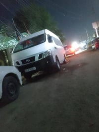 نيسان للبيع ٢٠١٧ سياره بيهه شبر وره قبق البانزين صبغ وربع جوه باب العب...