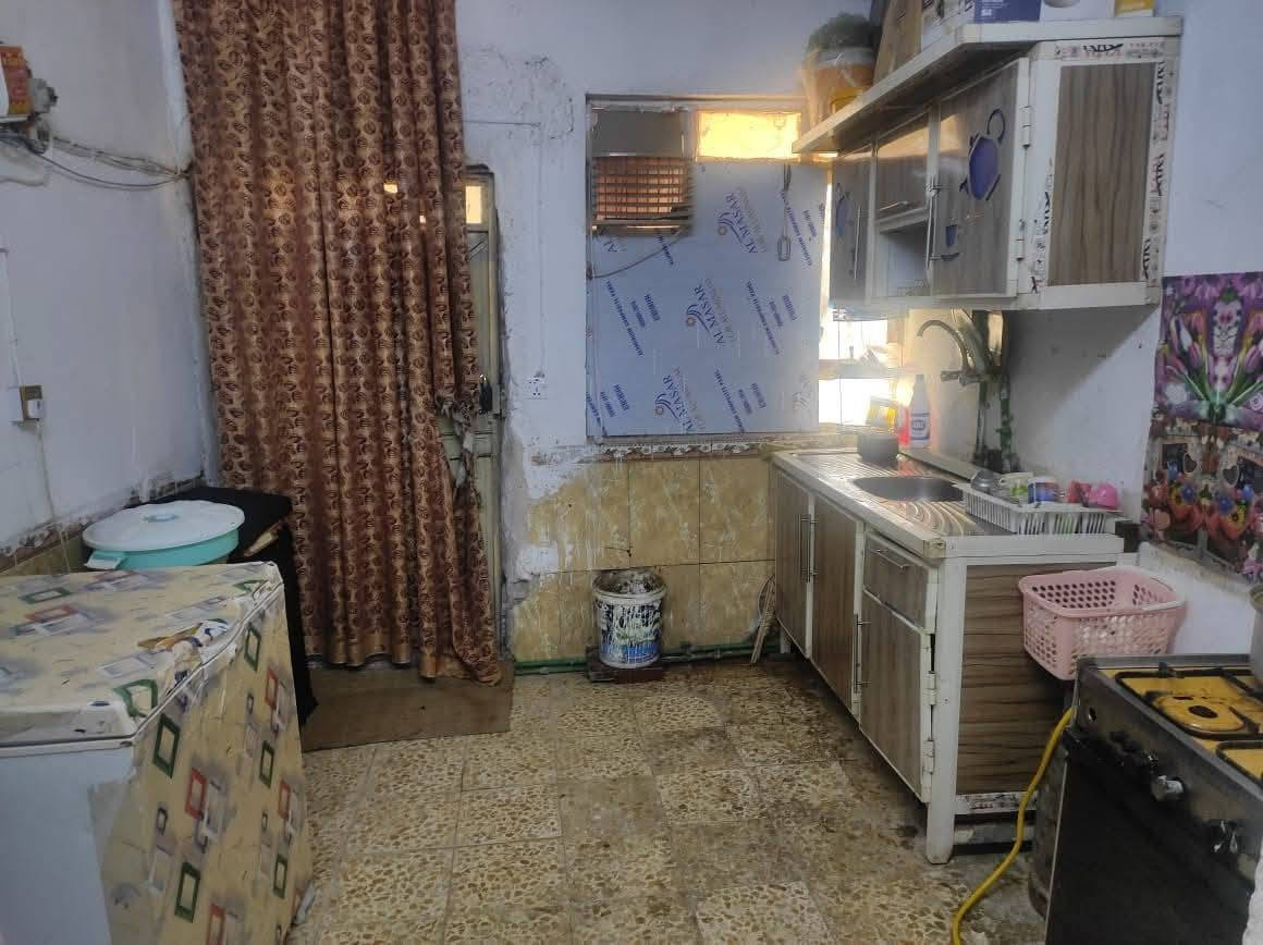 بيت للبيع شارع المطار القديم ٦٠ متر نظيف ينسكن بي ***********
