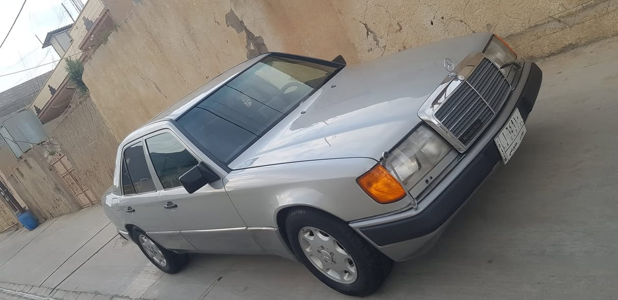 سلام عليكم مارسدس موديل 1992  /SE 300
فول موصفات اربع جام كهرباء / سلايت فتحه طكتين 

كشنات جلد / تحكم كهرباء ￼

بلاديه سياره / مصبوغه جماليه فقط 

كير ومكينه بشرط

محرك محور ٣٠٠٠ بطة 

تخم تاير جديد

عالي ناصي زينون 
 كهربائيات كله بشرط 

اريل شغال ويه سويج 

شلعه ومعدل خير من الله 

مكان سياره موصل .. بعشيقة 

سعر ٧٣ وبي مجال  

رقم هاتف ***********
