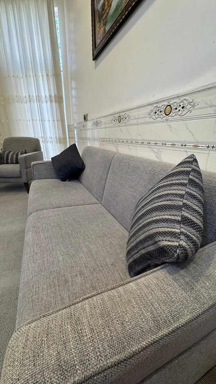 السلام عليكم
تخم للبيع يتكون من 8 مقاعد 
جديد غير مستعمل مشتري من ( هوم سنتر ) السعر قفل مليون 
عنواني / حله شارع 80 كربلاء 

***********
