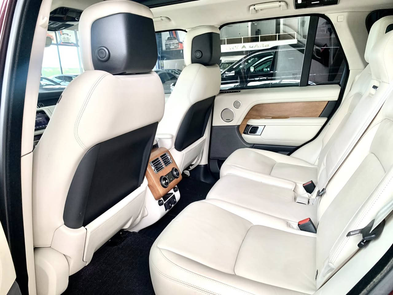 RANGE RDVER 2019 HSE
ماشي 86  Miles
بدون صبغ 
بدون تعديل 
سعر 44500$$
***********
