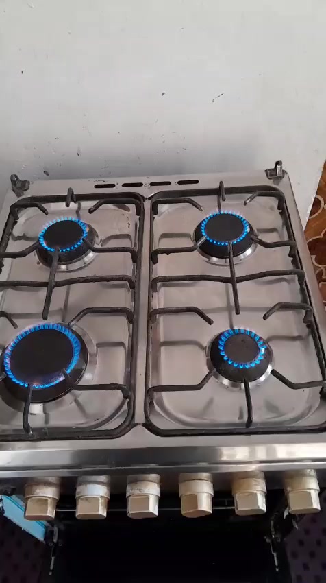 طباخ اربع مشاعل جاهز سعره 65 مكاني كربلاء حي عسكري ***********
