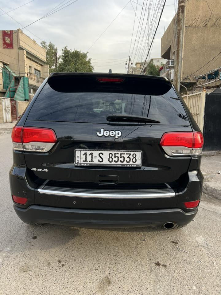 سلام عليكم جيب شيروكي موديل 19 ماشيه 111 الف ميل ضربه الوارد بابين الصدر   تخم تاير جديد بس الصدر يرادله ترتيب مكاني بغداد  
سعر225$ والشراي يشوفهه ومنختلف 
***********
