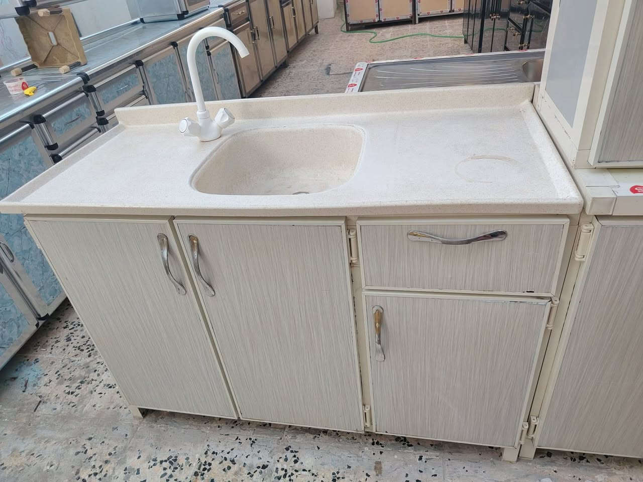 كاونتر مترين ونص والسنكي متر و٣٠ كرانيت السعر 260 ترهم معارضه مع قديم مالكم
موصل كراج الشمال


**إذا كنت صاحب هذا الإعلان وتريد حذفه لأي سبب، رجاءا أرسل رسالة إلى الدعم الفني**