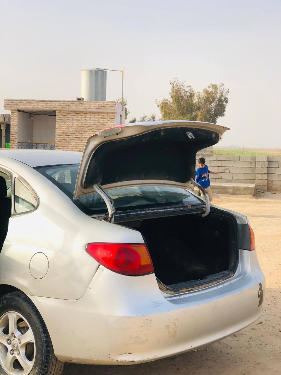 السلام عليكم
افانتي 2010 ادوات تبريد تدفئه كهربائيات كل شغاله 

محرك 16 دكشن عالي جديد صدر امامي خلفي جديد السياره ماناقصها اي شيء 

السعر 39 وبيها مجال الشراي يتصل ***********
