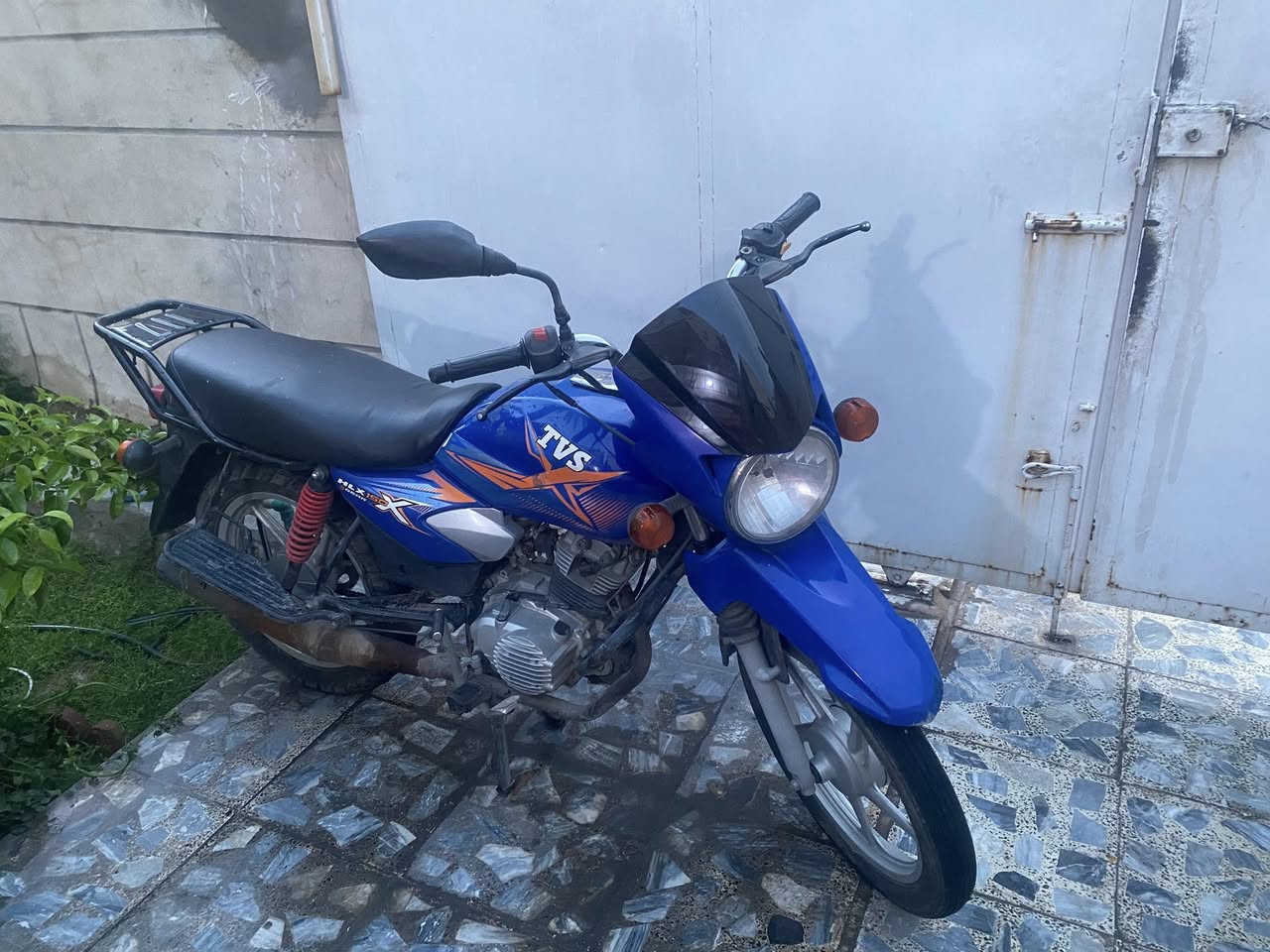 TVS
موديل ٢١ 
رقم بغداد بيه ملاحضات 
السعر ١٩٠٠ ‭+٩٦٤ ٧٧٤ ٥٧٨ ١٩٤٤‬
