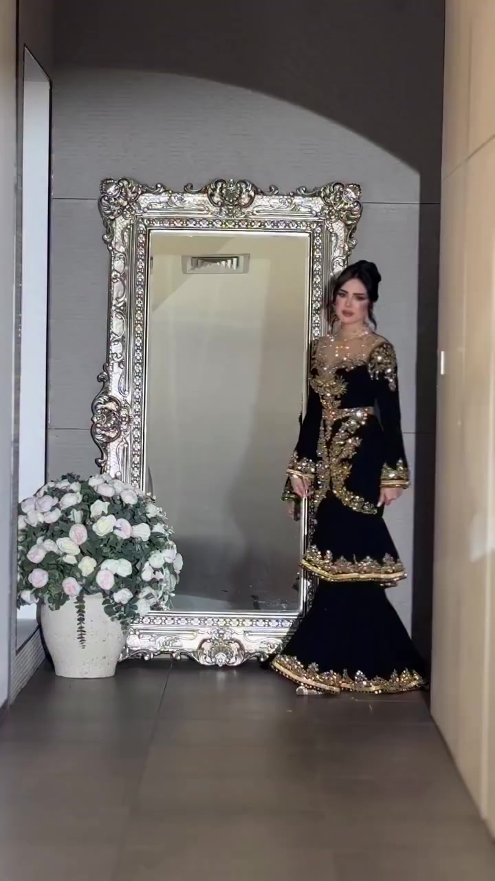 ✨ قفطان أسود فاخر بتطريز ذهبي ملكي ✨
تصميم أنيق يبرز القوام مع حزام أنثوي راقٍ ولمسات تطريز فخمة تعكس الذوق الشرقي الأصيل.
خيار مثالي للمناسبات والسهرات الراقية.

🔸 المقاسات: 38 – 50
🔸 
🔸 الخامة: فخمة ومريحة
🔸 التفصيل: تطريز ذهبي + حزام مرفق

📦 الكمية محدودة
الكواليتي عالي وبضاعة تركيه
شحن لكل المحافظات ولكل الدول


**إذا كنت صاحب هذا الإعلان وتريد حذفه لأي سبب، رجاءا أرسل رسالة إلى الدعم الفني**