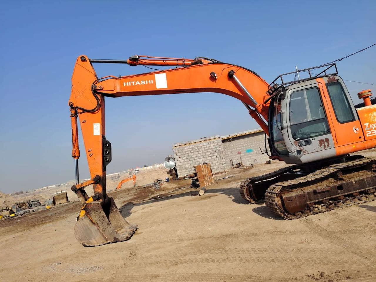 حفاره للبيع حجم 230 رقم اربيل ***********
