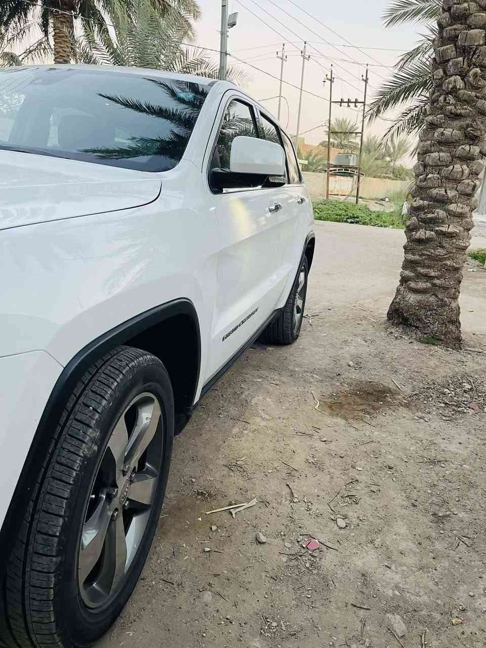 السلام عليكم 
   جJeep لاريدو  موديل 16 خليجي  المواصفات المعروفة لمتدد 
4 ويل
صندوق كهربائي 
كامل مواصفات سيارة جديدة رقم بغداد 
, ديالى ..الخالص 
 للأستفسار ***********
