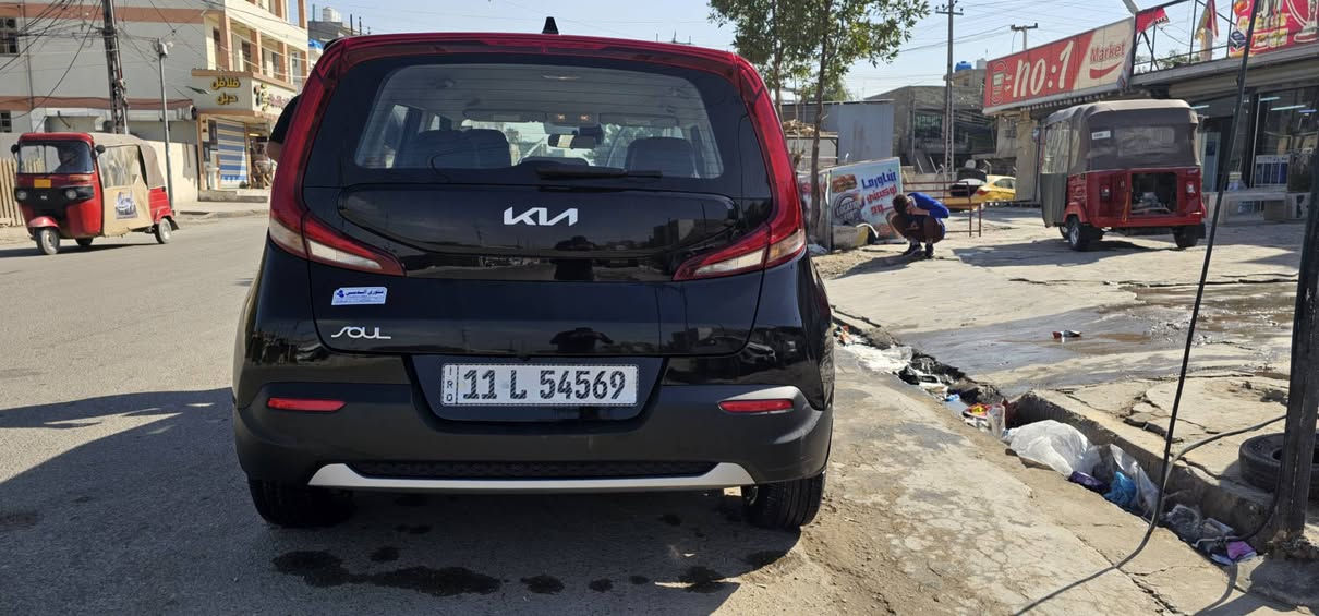 كيا سول موديل 2022
المواصفات: محرك 2000 دوش
وضعيات قيادة 
قيادة ذاتية 
رادارات امامي خلفي وجوانب 
تحكمات ستيرن جهتين
شاشة كبير ابل كار بلي 
تدفئة كشنات وستيرن 
 لايت عدسات مو كلوب 
توقف ذاتي 
كاميرا خلفية دواره 
تخم تاير جديد
رقم بغداد الانكليزي باسمي 
وحادثها موضح بالصور
مكان السيارة بغداد الزعفرانية 
***********

