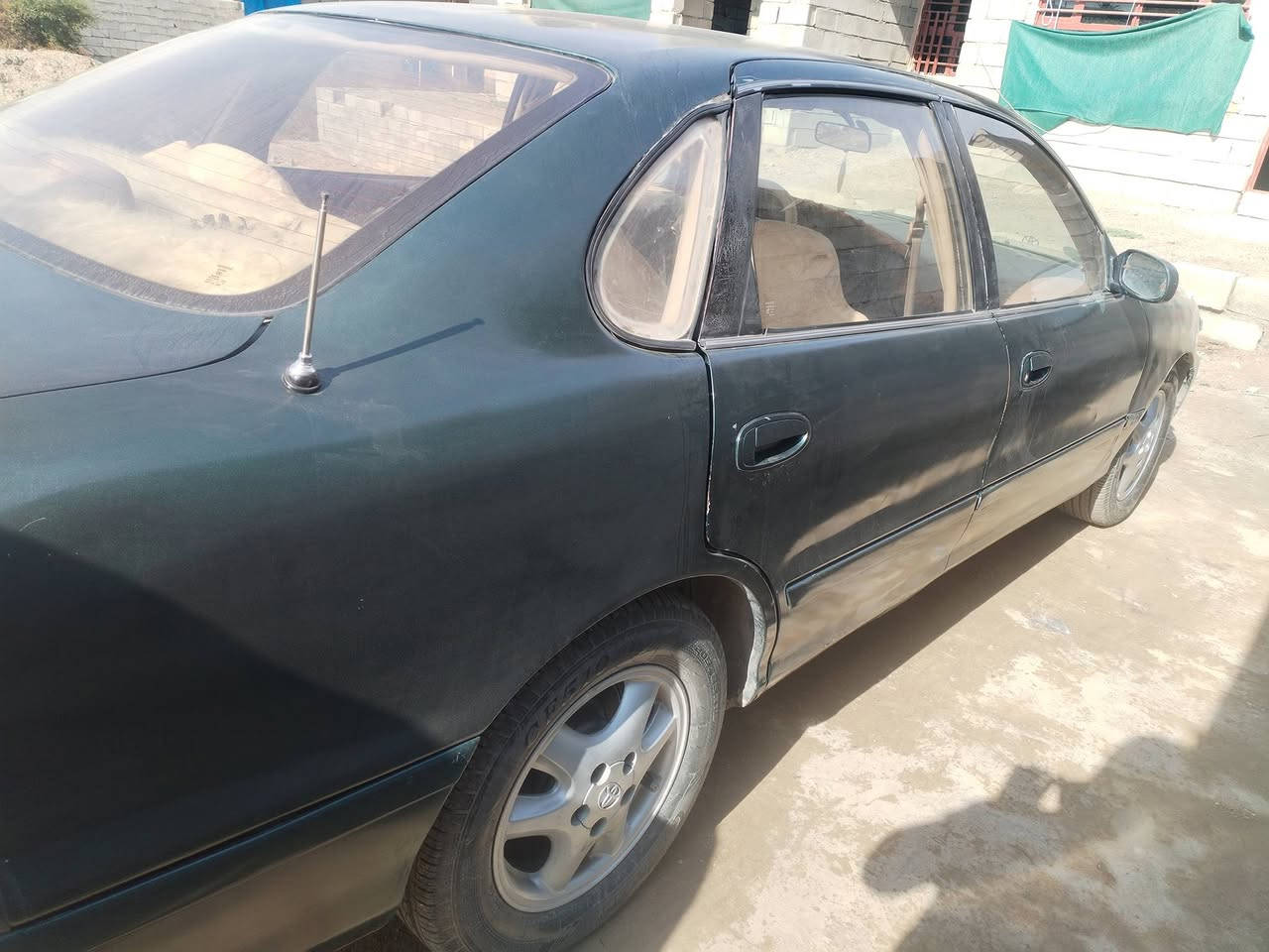 السلام عليكم سيارة افلون موديل 2000 رقم انكليزي واسط سعرها 43 وبيهة مجال وترهم مراوس ***********
