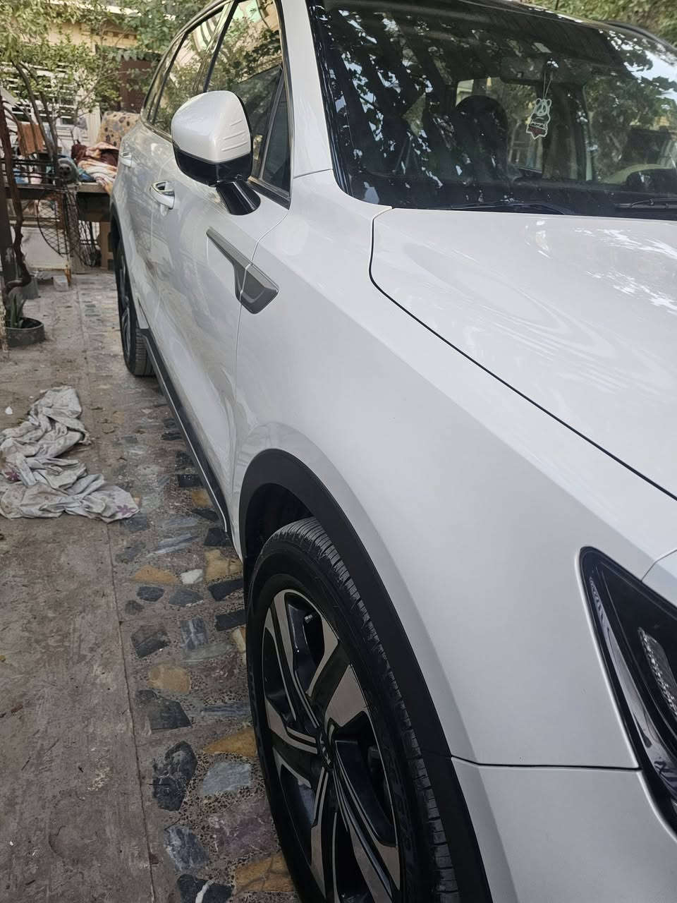 سورنتو خليجي فول مواصفات ٢٠٢١ للبيع 

سيارة مكفولة من كلشي عدا بارد بسيط بكد اصبع
رقم اربيل باسمي 
محرك ٦ سلندر المرغوب 
  ترحيب مع بصمة بكل باب 
كشنات جلد بلاد ( تدفئه + تبريد ) 
فتحه بانورامية كبيرة 
گير ماوس ٨ سرع و فور ويل 
شحن موبايل لاسلكي ، كراسي كهربائي 
وضعيات قيادة متعددة 
شاشة صغيرة ديجيتال بلاد 
تبريد ٣ قطع منفصل 
مقاعد ٧ VIP و تحكم ستيرن كامل 
ويل كروم حجم ١٩ و اطارات جديدة اصلية 
لايت لد ثلجي ٣ عدسات و ضبابي سفلي 
بصمات تشغيل عدد ٢ بلادي
السيارة بعدها نظيفه جدا بدون اي صرفيات و كلها ع البانزين المحسن و الدهن الاصلي 

السعر : ٢٦٠٠٠$ و بيها مجال 
مكان السيارة : بغداد / الغزاليه 
*********** واتساب
