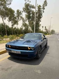 جالنجر 2020 sxt  لون بحري حادثها جاملغ خلفي  ماشيه 58 الف ميل السيارة ...