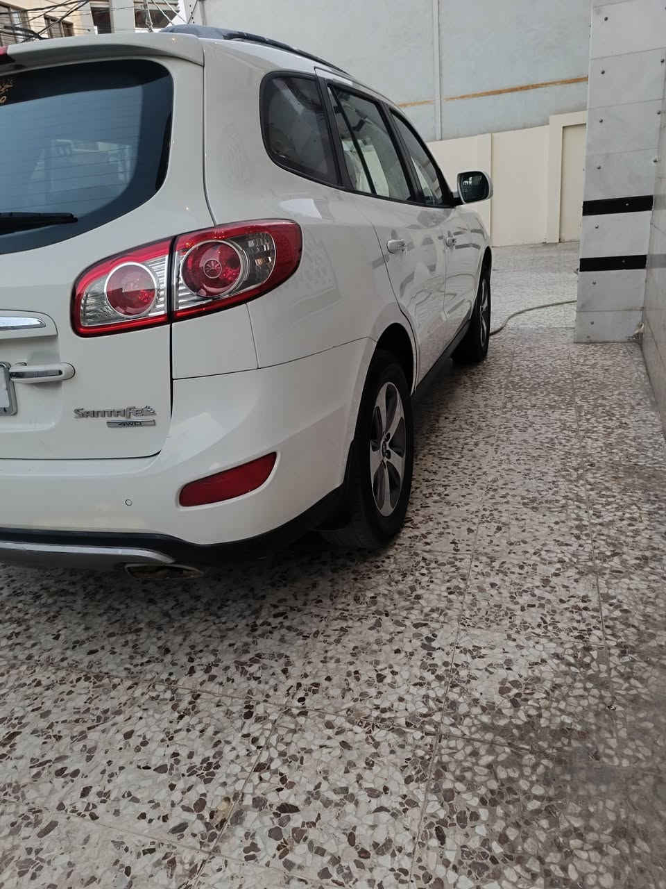 سنتافي مديل 12فول مواصفات بصمه فورويل مكفول من الصبغ فقط بارد بل باب السائق من جوه مامبين سياره جديده ومال بيت محرك 2400 ربعه سلندر لايت ابو الد السعر 145 /*********** رقم نجف بسمي

