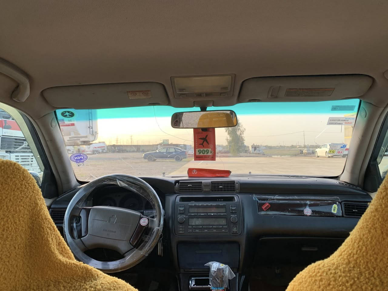 34$ ساغ ساغ  پارەی بڕاوەیەک
مەلیکە مەکینە ڤیڤی تی مەڕغوب  4 دووگمە 
٢٠٠١ سێ پارچە ئەوروپا ڕەنگ نیلی
  تەبرید سارد و گەرم موس و بڕاوە بەشەرت
  چوار تایەی تازە  لایت زینۆن و رادار قفل مەرکەزی 
٤ کوشن کارەبا        
شوێن : کەلار سمود 
***********
