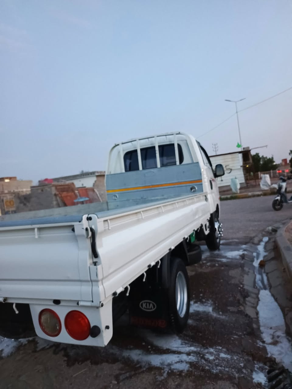 السلام عليكم فحل جاهز للبيع متوم أربيل جديده السياره محور 14 تبريد جاهز تخم تاير دخول جديد المكان ميسان رقم الهاتف ***********
