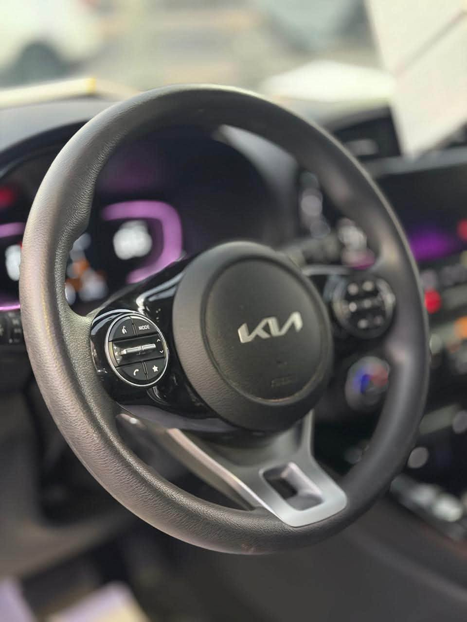 ﷽
‎🚗 كيا سول موديل 2024  للبيع 🚗
فئه S
‎حداث كما موضح بل صور💯‼️‼️
مواصفات 
✅ Apple CarPlay

‎✅ شاشة لمس

‎✅ كامرة خلفية

‎✅ كشنات كهرباء

‎✅ مرايا كهرباء

‎✅ جامات كهرباء

‎✅ مثبت سرعة

‎✅ تحكم بالدركسون

‎✅ بلوتوث + USB

‎✅ تكييف ثلج ❄️

‎✅ نظام ECO لتوفير الوقود

✅ ABS + ESP

‎✅ وسائد هوائية متعددة

‎✅ إنارة LED
كشنات كهربائيه

‎✨ لون أسود

‎✨ اقتصادية بالوقود

‎✨ داخلية نظيفة جداً

‎✨ جاهزة للاستخدام

‎📍 الموقع البصره

📞***********

‎💰 لايك 👍 وتعليق 💬 يوصلك السعر مباشر

‎اللهم بارك لصاحب النصيب
