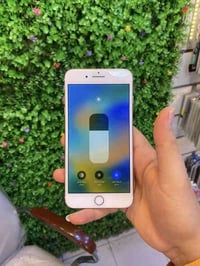 ايفون ايت بلاص 64بطاريه 100جهاز شرق اوسط مكفول من فتح وصيانه وبي ضمان ...