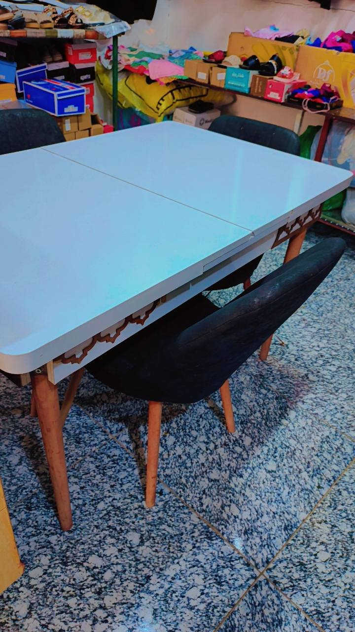 ميز طعام مع 3كراسي جديد السعر 90 وبي مجال بسيط


**إذا كنت صاحب هذا الإعلان وتريد حذفه لأي سبب، رجاءا أرسل رسالة إلى الدعم الفني**