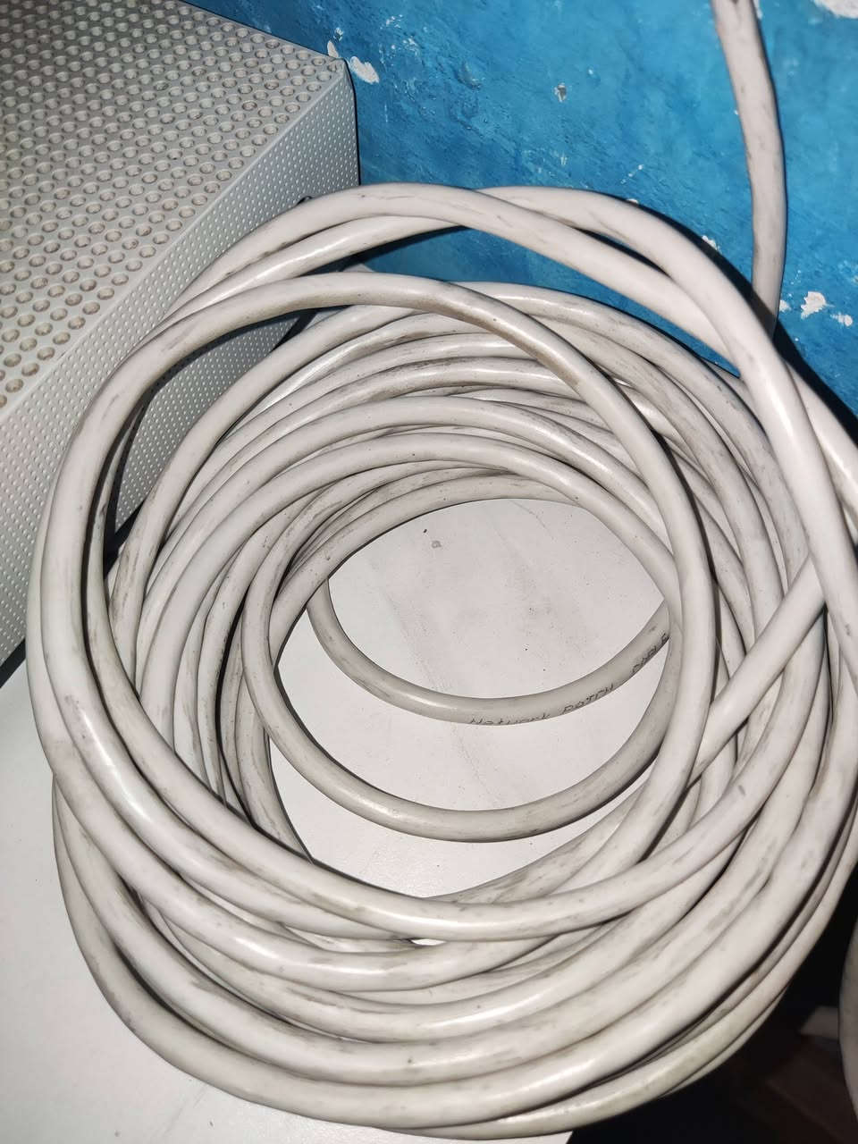اكس بوكس ون اس نص تيرا اقرا كامل  ويا حساب بي جي تي و كل اوف ديوتي و بتلفيد 4 و حساب التمت شهرين و شاشه سامسنق اصليه ماخذه ب100 و يو بي اس 850 ماخذه قبل اسبوع جديد و واير نت 20 متر و بطاريه يده و الLB مال ياده شويه لازم قوي ادوسه يله يشتغل و الباقي كلشي مابيه و السعر 250 للعلم كلفني 400 و جاي ابيعه ب250 قفل و لا يوجد توصيل مكاني بغداد الاعضميه او القاهر للمراسله واتساب او هنا متواجد 24 ساعه رقمي ***********
