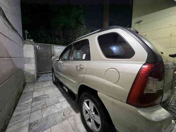 مكلف بلنشر السلام عليكم للبيع سبورتج موديل 2008 لون ذهبي مكينه 6 سندر السياره بيهه من امريكا جاملع وبلعراق انصبغت بيهه قطعتين فقط السياره محرك وكير وحداد وصدر خير من الله رقم جديد ثاني يوم احولك السعر 100$ وبيهه مجال اي استفسار رقم صاحب السياره ***********
