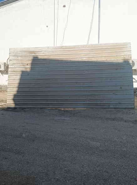 السلام عليكم.  عماريه 6×3ارتفاع 3متار وياهه 3جينكوات عله جه 2ام 6امتار وحده ام 4جدد  السعر ب225وبيه مجال بصيط مكاني القاسم /الجمعيه/ للتواصل عله هاذه الرقم ***********
