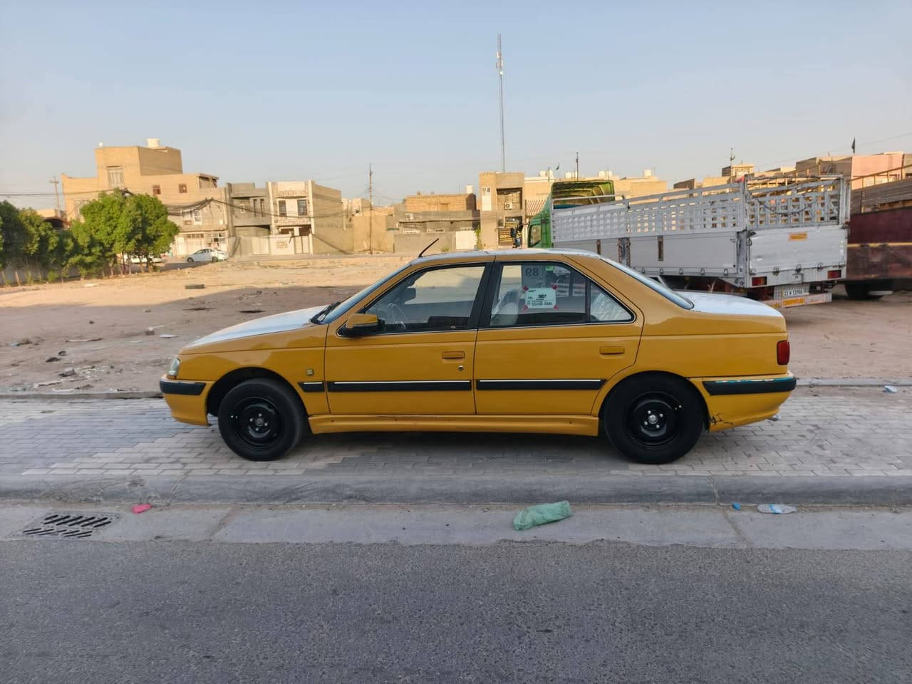 سلام عليكم بيجو بارص مديل 2015 سياره كفاله ما عده 
شبر جاملغ الوره مكاني كربله رقم بغداد تحويل ثاني يوم مصفر هيئة و غرانات السعر 43 وبيها مجال حك جيه سياره انضف من صوره *********** هذا رقمي
