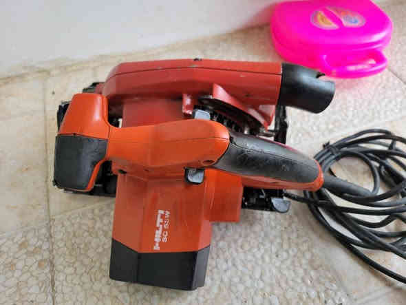 منشار قرصي ماركة هلتي الالمانية كهربائي حجم القرص ١٦٥ ملم ١٢٠٠ واط عزم قوي للبيع الشراي يراسلني او يتصل واتسب*********** توصيل موجود لكافة المحافظات
