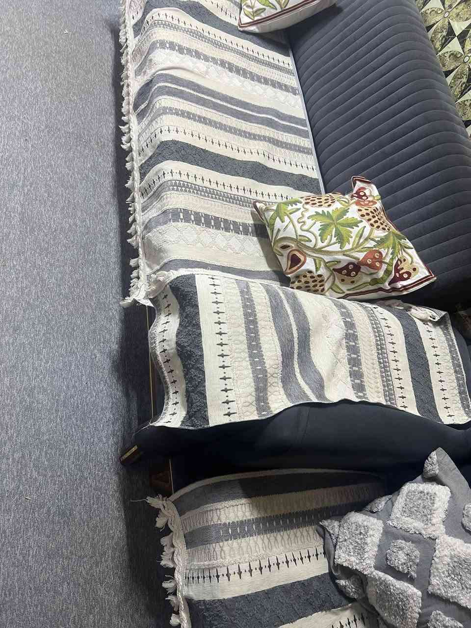 تخم للبيع المكان سوك المفرك تواصل وتساب ***********
