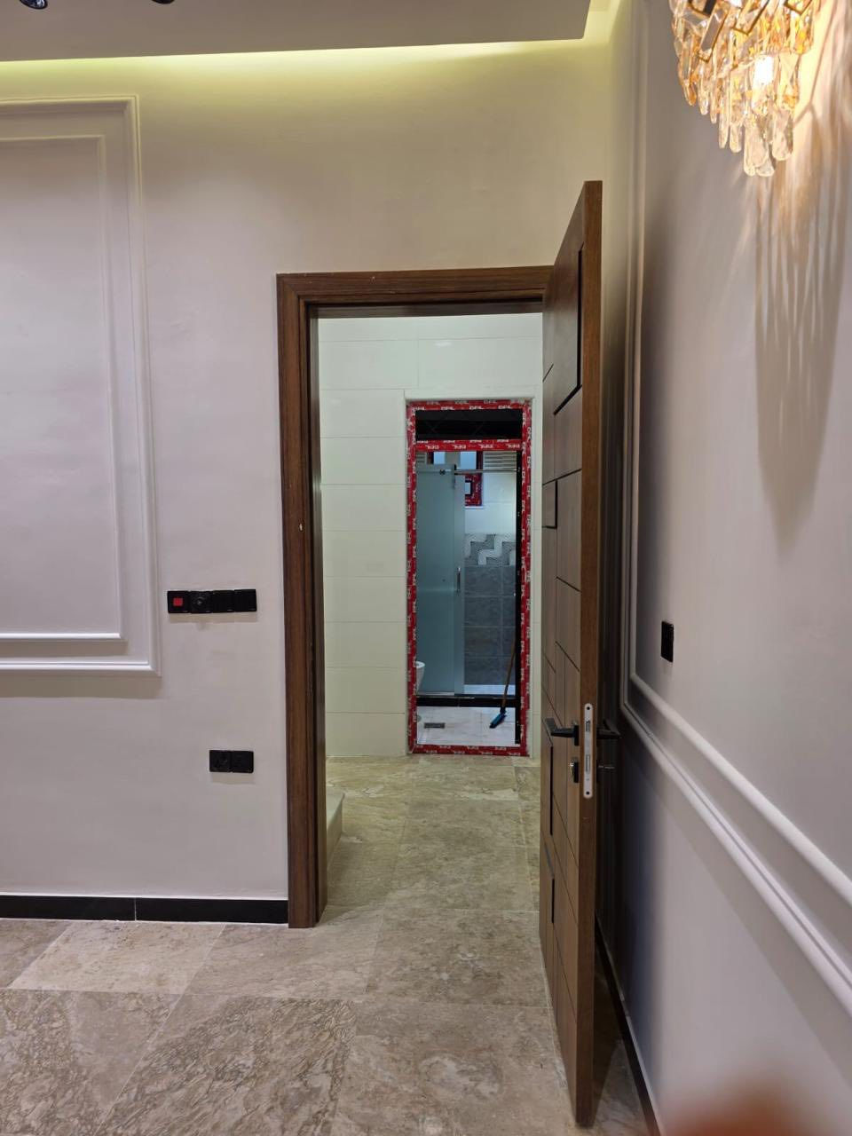 فرصة مميزة للإيجار في زيونة – محلة 710

دار حديث (زيرو) للإيجار 🔥
موقع هادئ وقريب من الشارع والخدمات

🔹 المساحة: 50 متر
🔹 يتكون من:
• 3 غرف نوم
• صالة + مطبخ + خدمات
🔹 تصميم مرتب ومناسب للعوائل
📞 للاستفسار: ***********1
