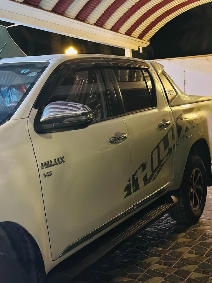 السلام عليكم
للبيع بيكم هايلوكس ٢٠٢٠ 
TRD
ماشية ٨٧ 
مكفولة كفالة عامة 
رقم اربيل بأسمي 
بانزين 
سيارة حلوة و جديدة مال جناي سيارة اخت الزيرو استخدام شخصي 
السعر ٣٢٥ و بيه مجال 
العنوان بابل 
للاتصال 
***********
