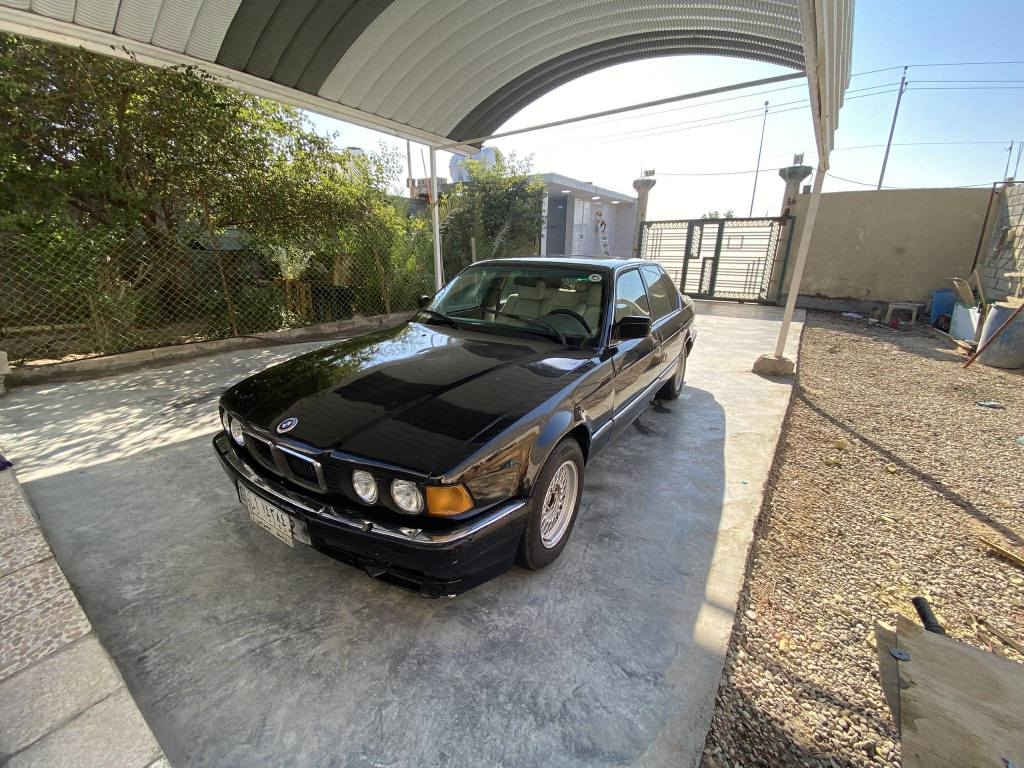 سياره مصبوغه عام جماليه
حجم ٧٣٥
محرك ٣٥مفتوح
موديل ٩٠
رقم واسط 
سنويه لل٢٩
للاتصال *********** البصرة, العراق
