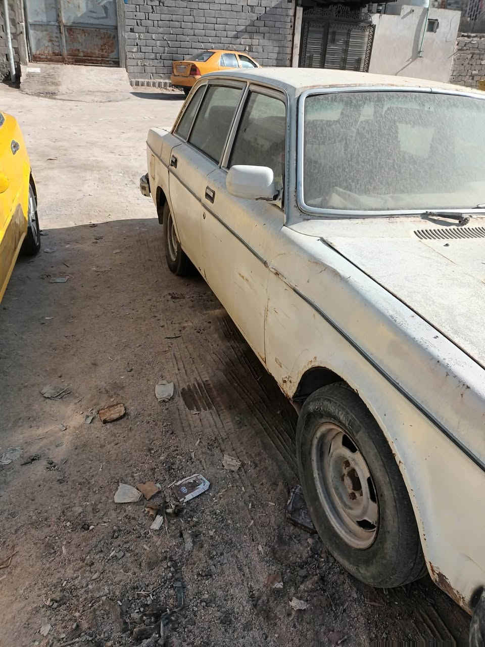 السلام عليكم. فولفو.٨٠ رقم بصره ألماني شرط تحويل.محرك بطه نضيف كشتات بطه السعر ٢٢ وراق.عنوان ابي الخصيب.***********
