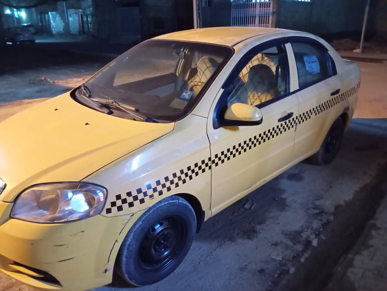 افيو ٢٠٠٩مكينه ١٤٠٠مفتوح جديده منضومة تبريد كله جديد حداديه وتخم تاير جدد باتري وداينمو جددبأسمي رقم انكليزي سنويه منتهيه صار شهر هيئه وغرامات مصفره السعر ٥٠مع المجال الكوفه حي ميسان ***********
