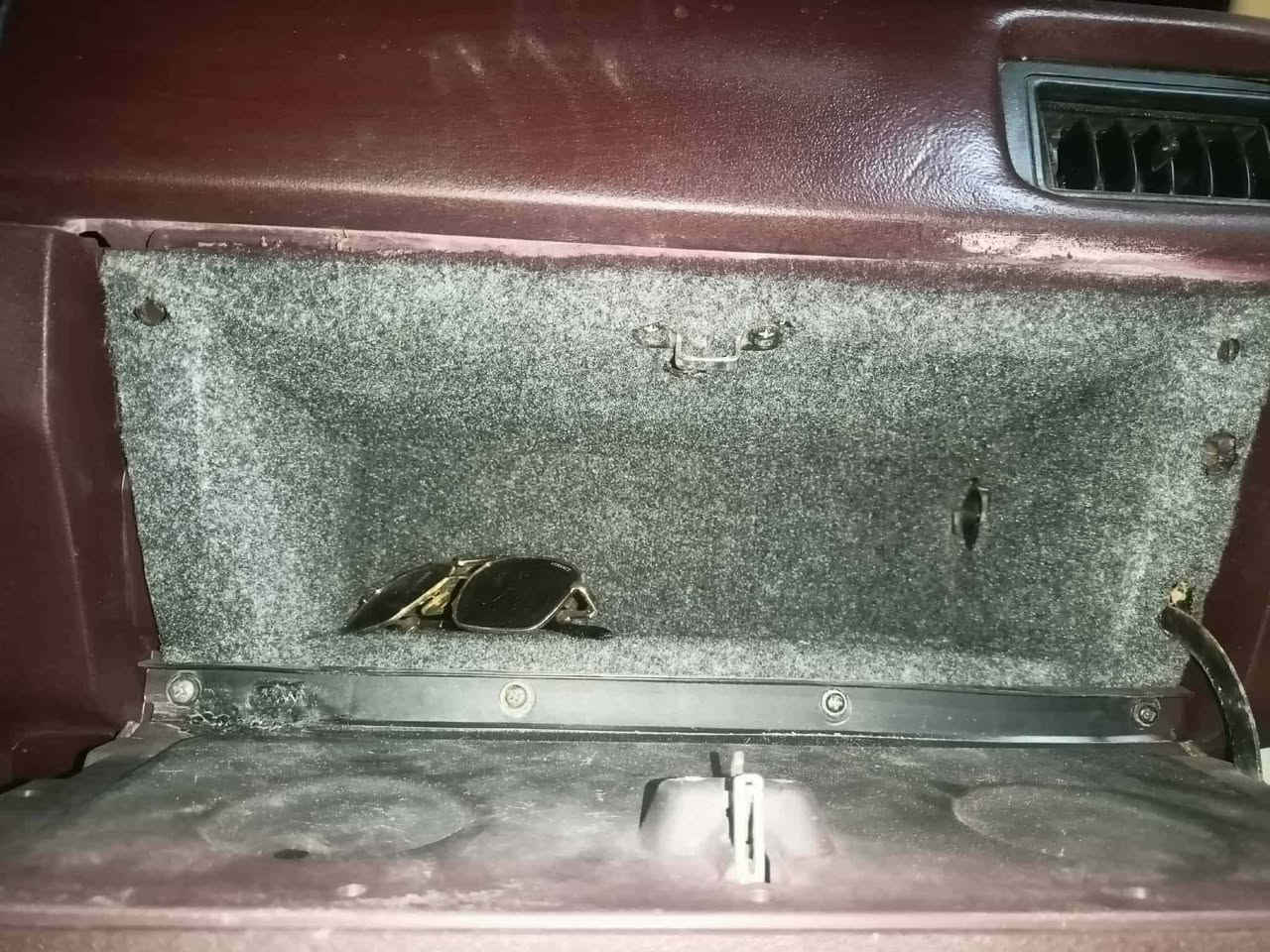 اكسن خفيف، تبريد شغال، كهربائيات كامله باب بفتح يعلق كلوب، مكينه، كير شرط، طخم تاير باتري جديد، بيها كابون، باسمي،شرط تحويل غرفتها جلد جريده اصلي اول صبغ مصبوغه مابيها حادثبيها تبريد هند بريك شغال مابيها نقص الشراي يتصل علرقم ***********
*********** مكاني موصل
