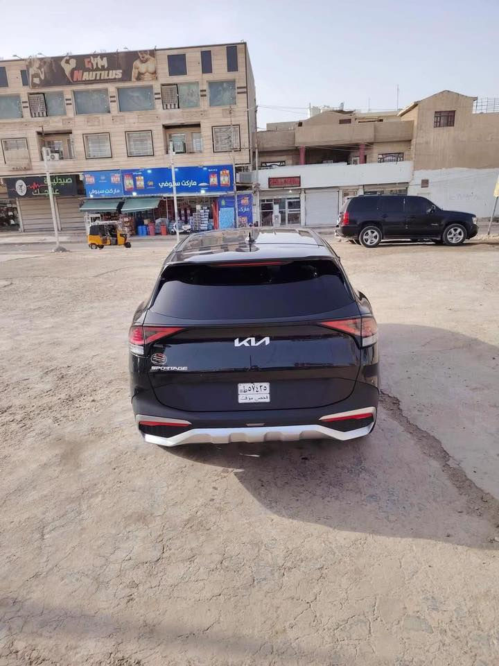 السلام عليكم كية سبورتج للبيع موديل 24 وارد امريكي محرك 2500 المرغوب بسمي السيارة رقم بغداد الجديد صبغ اربع قطع اثر سرقة بدون حادث  ماشية 23 ميل سعرهة 175
مواصفات 
كامرة دوارة 
اوتو هولد 
سايد بريك بصمة 
رادار
تبريد قطعتين ثلج
تحديد مسار 
فول تحكم ستيرن
لد امامي وخلفي
كيجات دجيتال
نظام نزول منحدرات
للستفسار ***********
