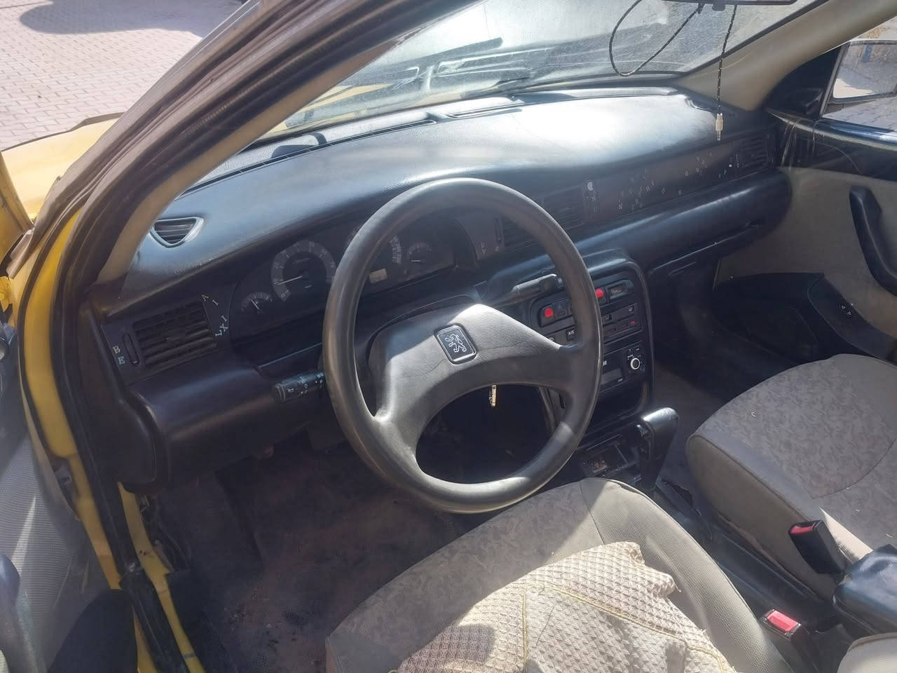 السلام عليكم من رخصه الادمن المحترم سمند للبيع موديل 2010 رقم انجليزي مصفر هيئهت سنويتها لل 30 مكانها بغداد مدينه الصدر السعر 38 مكينه وقير خير من الله كورولا الحداديه جديده كهربائياتها حلوه مقفوله السياره كفاله عامه من ضربه ومن ها بغداد مدينه الصدر هذا رقم تليفون صاحب سياره***********
