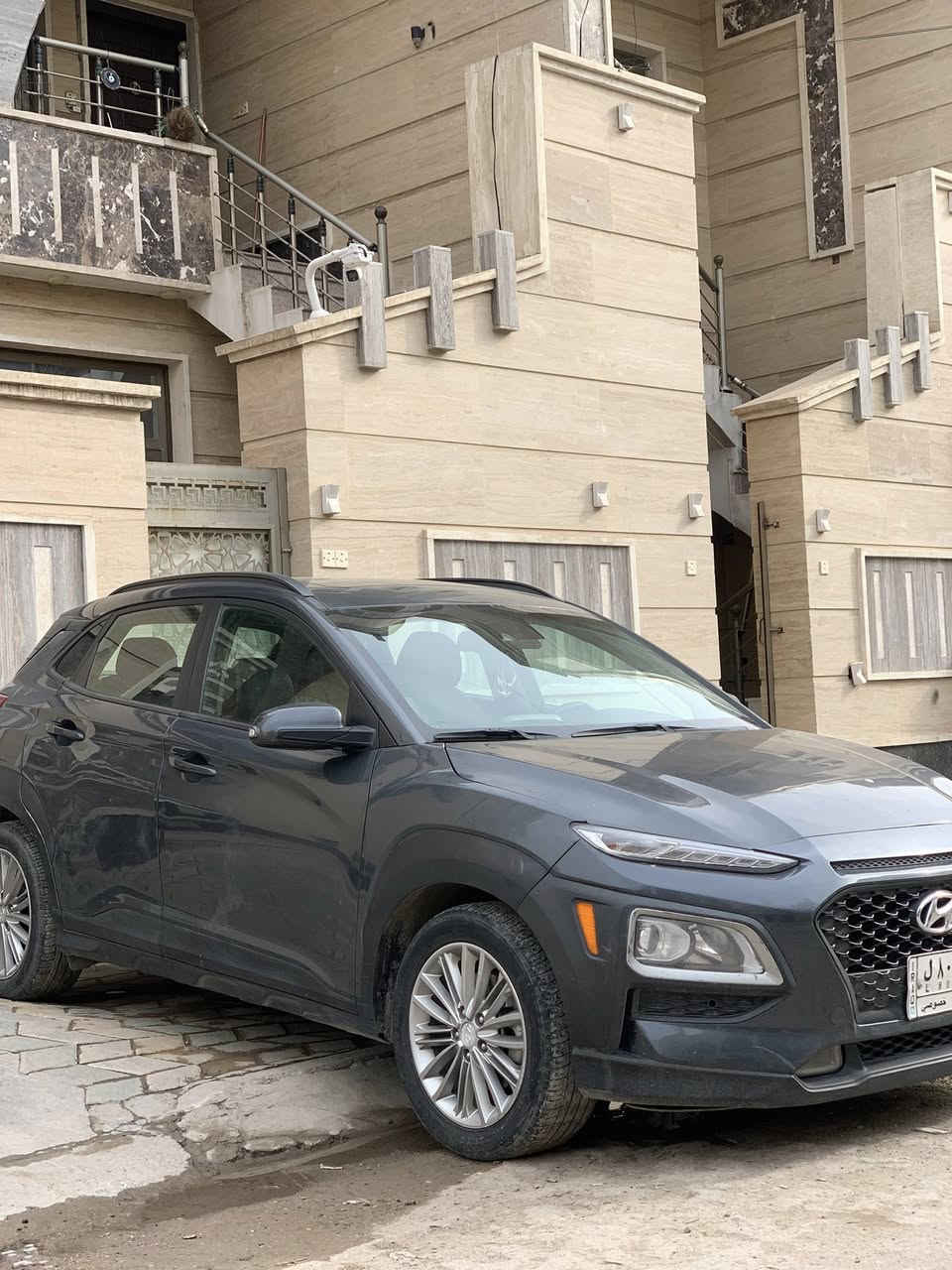 السلام عليكم كونا 2019 للبيع وارد امريكي فول مواصفات محرك 2000 دوش كير AT مكفول سياره بيه البنيد مبدل ومصبوغ سياره جاهزه من جميع نواحي صدر محرك كير تبريد كله جاهز مواصفاته رادار امامي حساسات اماميه خلفيه سياقه ذاتيه بصمه سلايت تدفئه بلستيرن سياره حلوه وخير من الله وبل عافيه على الياخذهه سعره ١٣٠ وبيه مجال مكان سياره بغداد اليرموك. ***********
