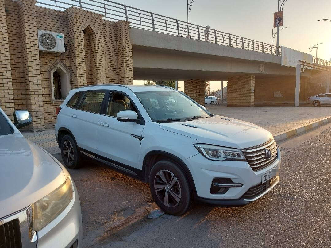 للبيع
السيارة: شانجان  CS75
الموديل: 2019
اللون: أبيض
رقم بغداد الإنكليزي 
السعر  115 ورقة 

الاستفسار على الرقم 
***********

المواصفات الداخلية:
بصمة تشغيل 
تبريد 2 قطعة  تبريدها ثلج ❄️

شاشة أندرويد كبيرة لمس
شاشة تفاعلية 

بلوتوث

مثبت سرعة
تحكم ستيرن 
اتو هولد 
سايد بريك دكمة 
ثلاجة مشروبات 
مرايا كهربائية
جام كهرباء 
عدد 8 قطعة إيرباك (وسائد هوائية)
5 مكبرات صوت

نظام إنذار

نظام ملاحه (GPS)

المواصفات الخارجية:
أضواء LED
أضواء زينون
حساسات ضغط الإطارات
حساسات اصطفاف
كاميرا خلفية
كاميرا جانبية 
جناح خلفي
ويل كب عدد 4 
اشاير بالمري 
مري شفط 
اريل قرش (نفكيشن) 

المواصفات الميكانيكية:

محرك 1,800 CC  تيربو
فور ويل درايف  (دفع رباعي )
4 سلندر

كير أوتوماتيك 

ماشية 122 الف قابل للزيادة 
سنوية صالحة لغاية 2029
