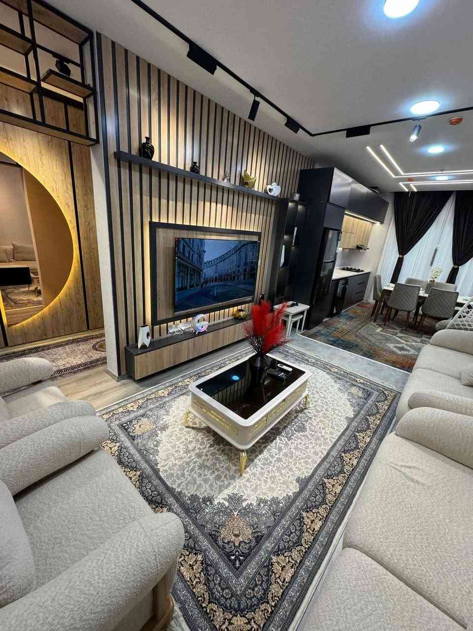 شقة مؤثثة #للایجار
اثاث راقی ، جدید 
ثلاث غرف و صالة ، مساحة 145 متر 
طابق 1 ، علی الحدیقە
مجمع سکنی لایف تاورز
اربیل ، مربع ذهبی ، حی سیدو بارك 
للتواصل 0750 444 7409 
0770 184 78 47
