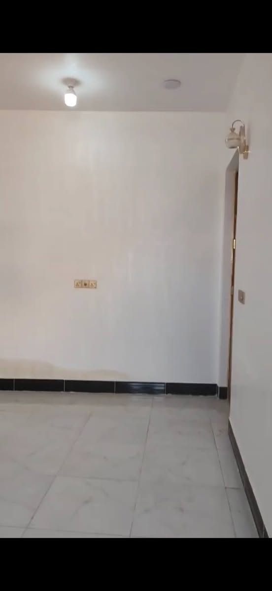 مرحبا مشتملات لبيع بناء حديث من طابقين في الخاجيه قرب السوق الجديد المساحه ١٠٠م الواجه ٥ والنزال ٢٠ الاتصال على الرقم ***********
